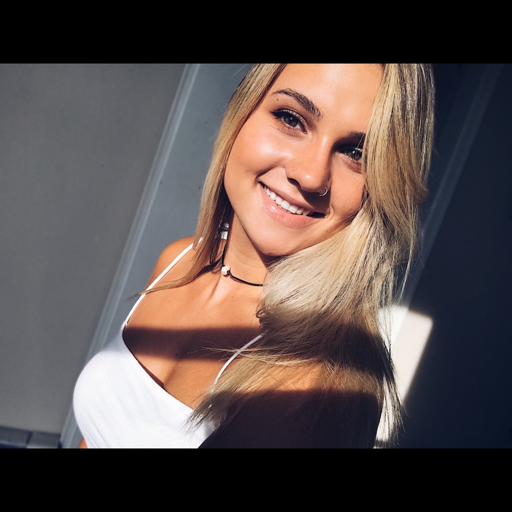 Meet your Posher, Courtney